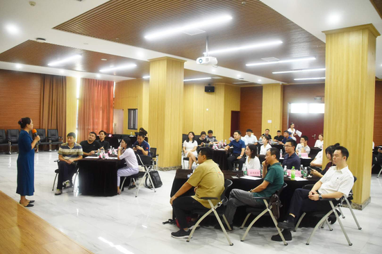 成功举办 促进三亚社区团购新零售业态发展