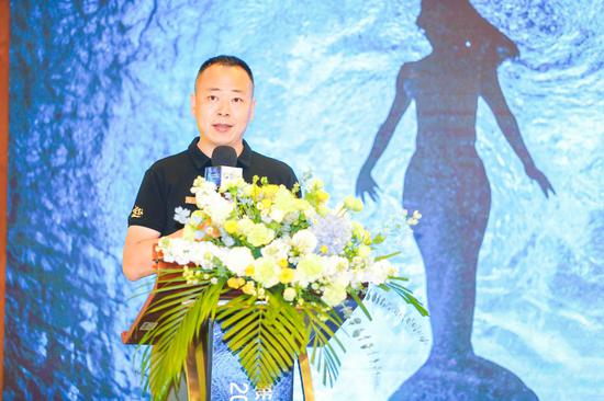 海南趣玩水运动有限公司执行总裁、三亚市体育旅游协会会长鲍永洲致欢迎词