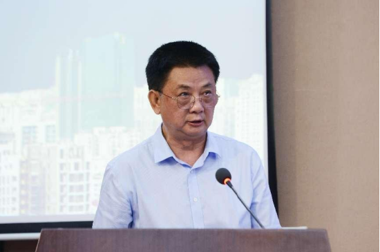海南大学党委常委、副校长胡新文致辞