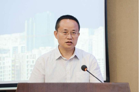 中国人民银行海口中心支行党委委员、副行长黄革致辞