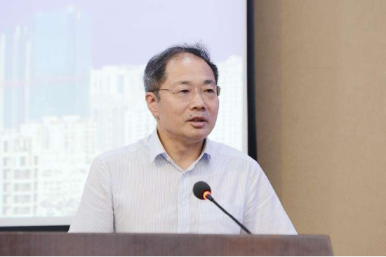 农行海南分行党委书记、行长吴金铎致辞