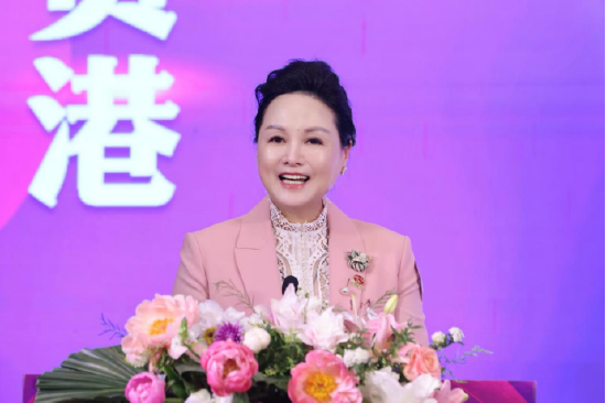 全联女企业家商会党委书记、常务会长崔荣华