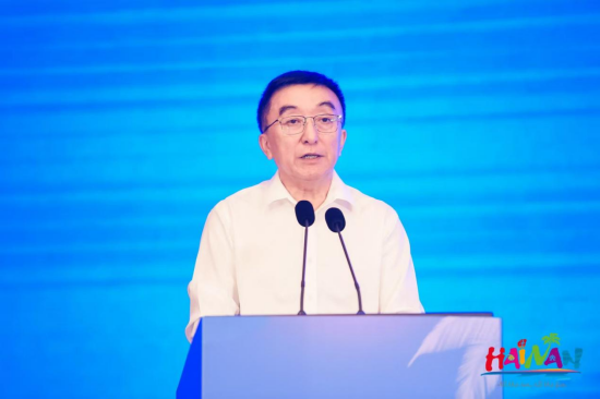 原国家旅游局副局长吴文学在开幕式上致辞