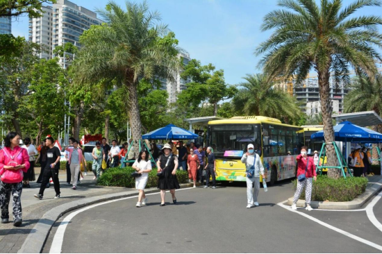 海口公交将加密线路服务市民游客在旅交会的出行。海口交投集团供图