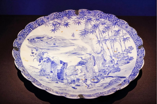 清代青花八仙人物故事纹大盘