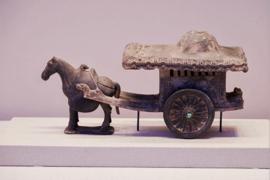 元代灰陶马车
