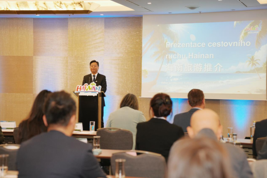 陈铁军进行海南旅游推介
