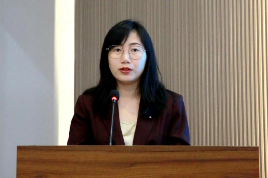 （图为中国平安人寿海南分公司代表分享纳税信用“十连A”企业合规经营实践经验。）