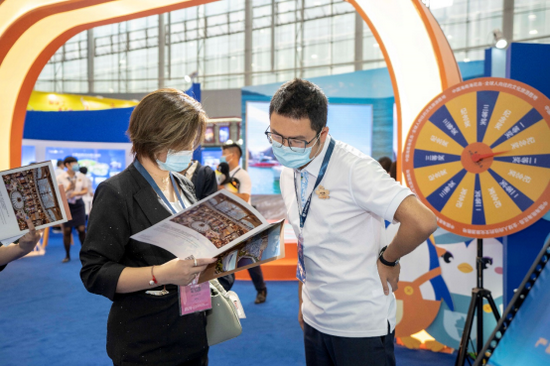 海花岛展馆现场咨询及交流