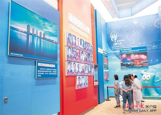 庆祝中华人民共和国成立70周年大型成就展展出海南三亚湾度假区凤凰岛图片。海南日报记者 宋国强 摄