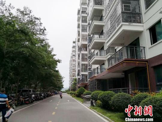 图为职工保障性住房一景。　尹海明 摄