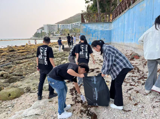  定期组织沙滩清洁活动