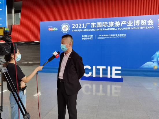 恒大童世界集团有限公司总裁李登海先生接受采访