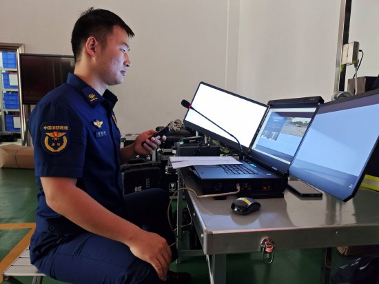 刘金玉在工作中。