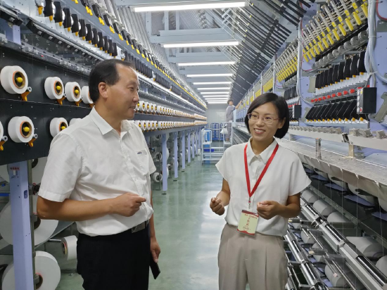 深入企业开展以“服务实体经济”为主题的宣传活动