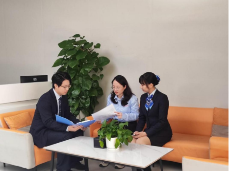 建行服务团队金融服务海南航芯公司。