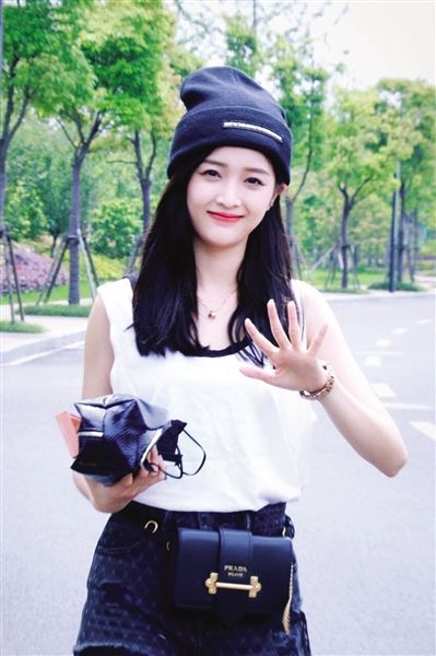 吴宣仪长相甜美可爱