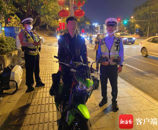 2月7日，刘某骑无牌摩托车闯限行区且酒驾，被罚款2200元驾照记27分。