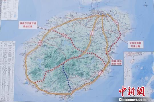 图为海南岛高速公路网地图。　付美斌 摄