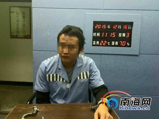 犯罪嫌疑人张某社在看守所接受记者采访。南海网记者 姜飞 摄