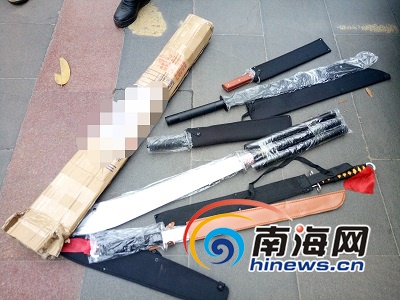 海口韵达快递3次帮寄管制刀具给14岁少年 大刀