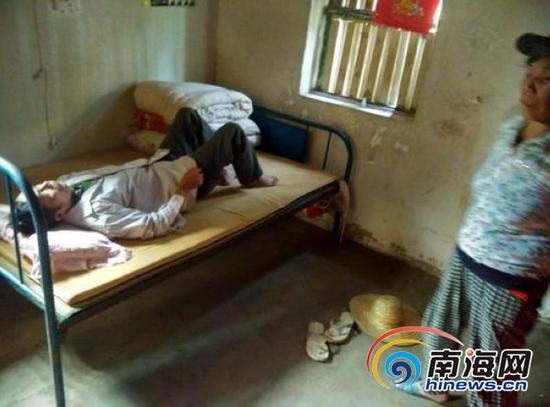 万宁一六旬老人中风五年瘫痪在床 无钱医治盼