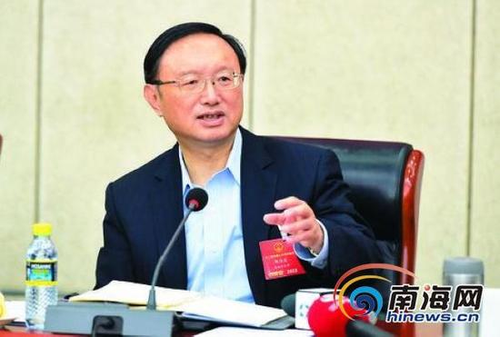 3月5日，杨洁篪代表在参加海南代表团审议政府工作报告时发言。本报特派记者王凯摄