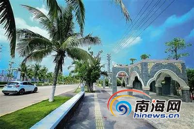文昌龙楼小镇到处可见航天特色元素。海南日报高林摄