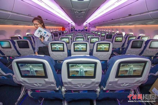 图为空客A350-900测试飞机经济舱。骆云飞摄