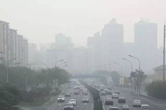 2016年11月10日，北京迎来一轮雾霾天气。