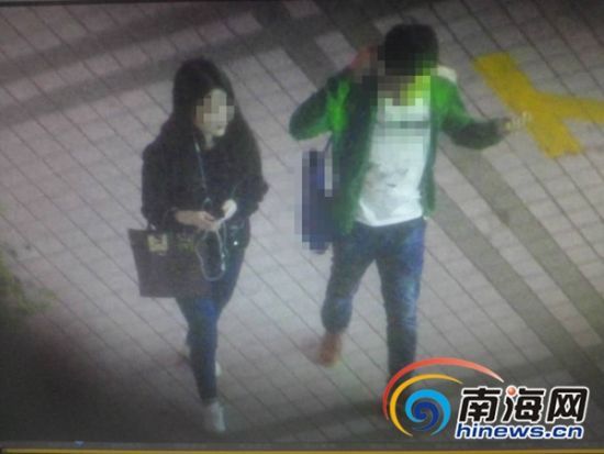 同一女子带不同的男子进入酒吧。