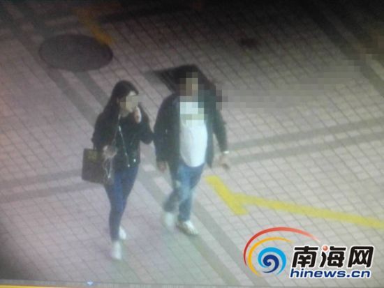 同一女子带不同的男子进入酒吧。