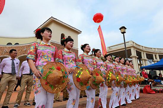 儋州调声助兴“热博会”。