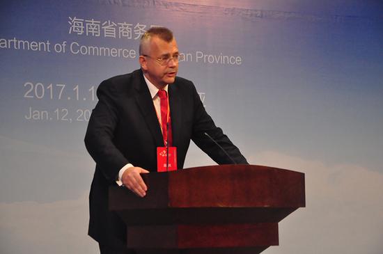 捷克总统中国事务特命代表雅罗斯拉夫·德沃吉克发言