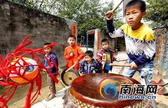 儋州中和古镇闹元宵。海报全媒体中心记者记者陈元才摄