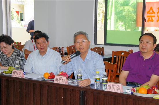 专家学者们在座谈会上纷纷为陵水的发展建言献策(3)
