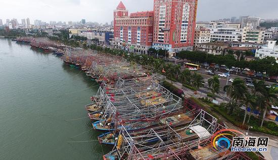 受第19号台风“杜苏芮”的影响,海口海域作业渔船和过往船只陆续靠港避风网记者刘洋摄
