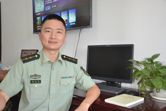 一连指导员郭丰睿