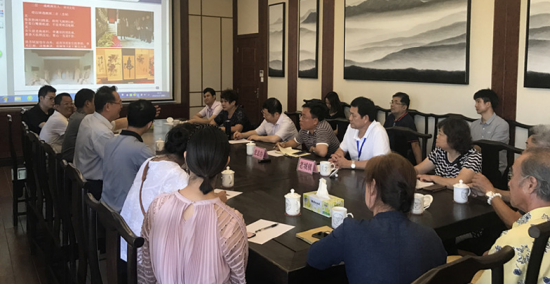 （座谈会现场，澄迈县政府官网，颜江燕图）