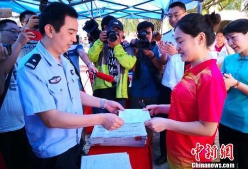 海口发出百万人才进海南新政后首批落户绿