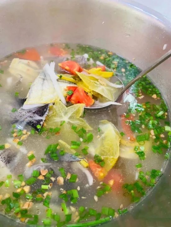 （图：羊栏酸汤鱼。图源：三亚发布微信）