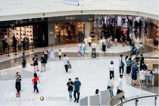 cdf三亚国际免税城客流源源不断