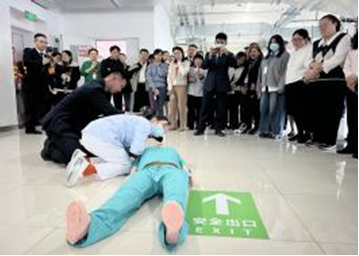图：安全生产应急演练