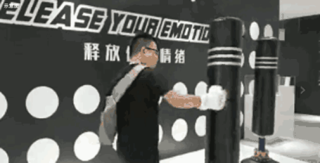 ‘锤向压力君’展览互动示意图