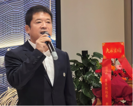 蔡建东在发布会上介绍创作背景和过程