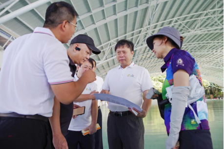 　　图：三亚市政府副市长、第十二届全国少数民族传统体育运动会执委会副主任兼秘书长张长丰带队调研2023年民体杯全国民族式摔跤比赛和第十二届全国少数民族传统体育运动会蹴球测试赛筹备情况