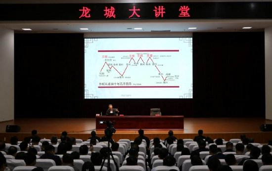 图为大讲堂现场