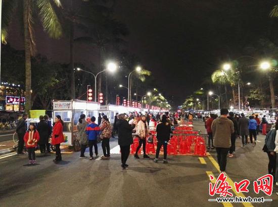 海大南门夜市试营业啦!(美兰区委宣传部供图)