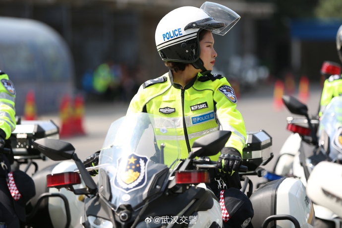 警官是正式警察吗 66ac-icapxph3839618.jpg