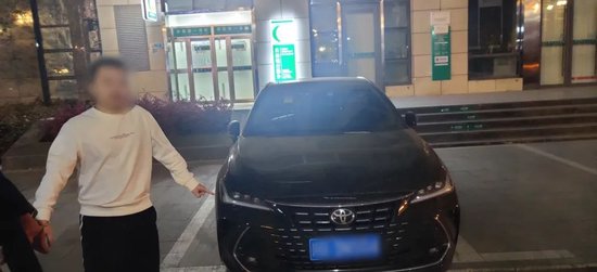 ▲嫌疑人指认现场